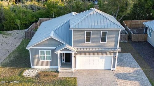 102 Evergreen Ln, Pine Knoll Shores, NC, 28512-0179 | Card Image
