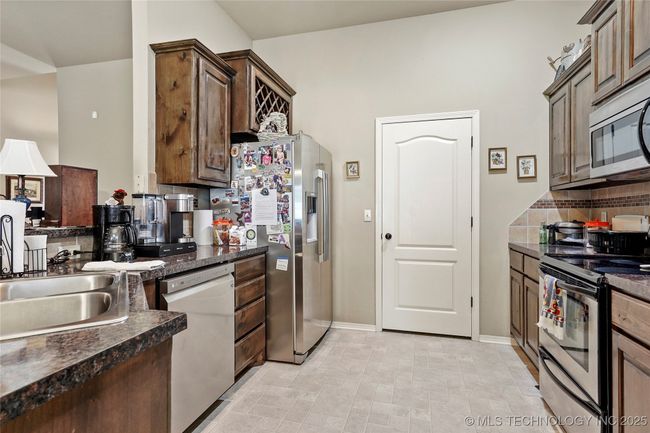 15715 S Broadway St, House other with 3 bedrooms, 2 bathrooms and null parking in Glenpool OK | Image 19
