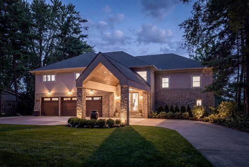 9233 Tanbay St, Commerce Township, MI, 48382-4362 | Card Image