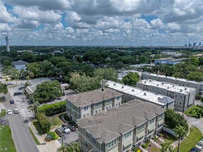 422 S Lincoln Avenue, Townhouse with 3 bedrooms, 3 bathrooms and null parking in TAMPA FL | Image 2