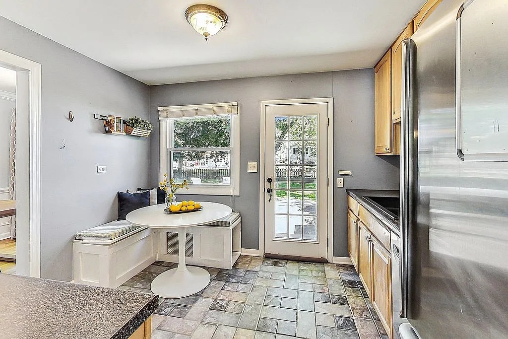 Residential Lease in Arlington Heights 5