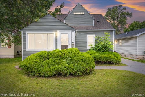 12399 Prospect Ave, Warren, MI, 48089-3115 | Card Image