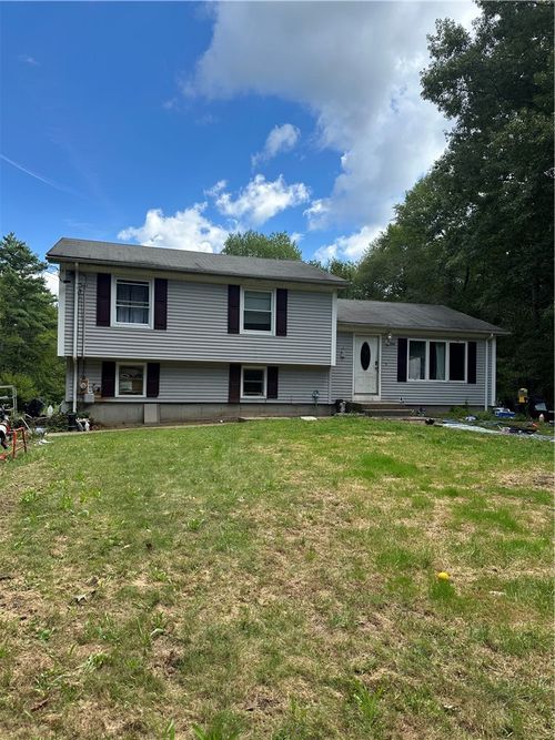 330 Maureen Cir, Mapleville, RI, 02839-1107 | Card Image