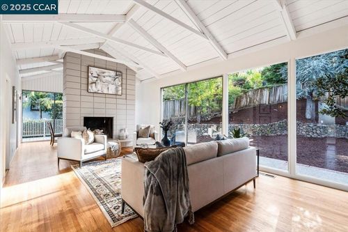 3503 Highland Ave, Redwood City, CA, 94062-3109 | Card Image