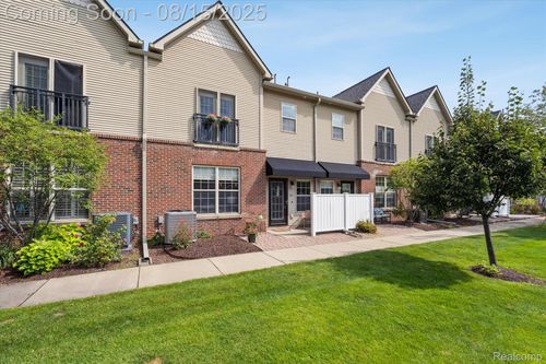 211 Madison St, Brighton, MI, 48116-1361 | Card Image
