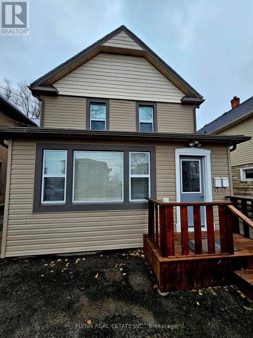 24 Empire St, Welland, ON, L3B2L2 | Card Image