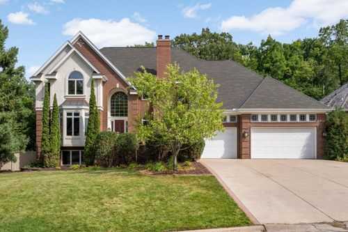 14709 White Oak Dr, Burnsville, MN, 55337-4154 | Card Image