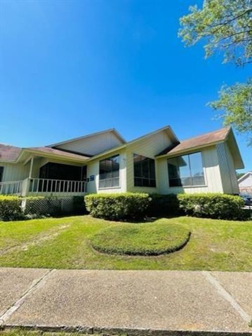 a-4990 W Hwy 22, Mandeville, LA, 70471 | Card Image