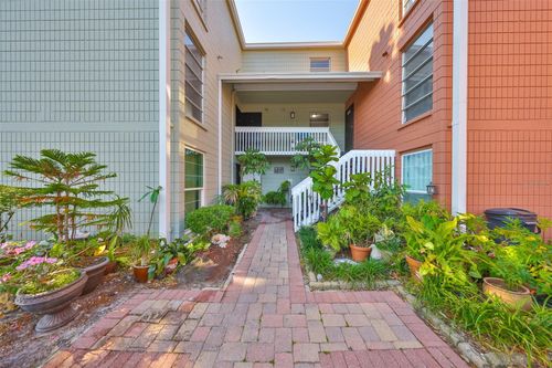 apt-i202-2424 W Tampa Bay Blvd, TAMPA, FL, 33607-1342 | Card Image