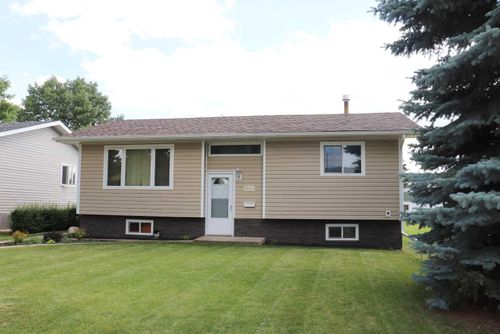 5019 60 Avenue, Ponoka, AB, T4J1G1 | Card Image