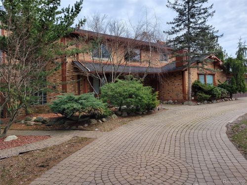 5549 Perrytown Dr, West Bloomfield, MI, 48322-1505 | Card Image