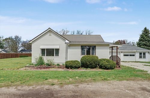 21 E Linn St, Piper City, IL, 60959-6071 | Card Image