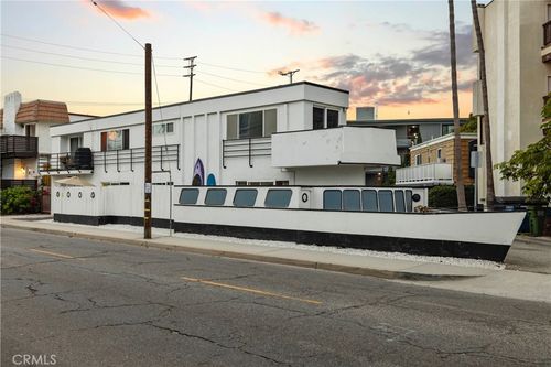 3906 Pacific Ave, Marina del Rey, CA, 90292-5936 | Card Image