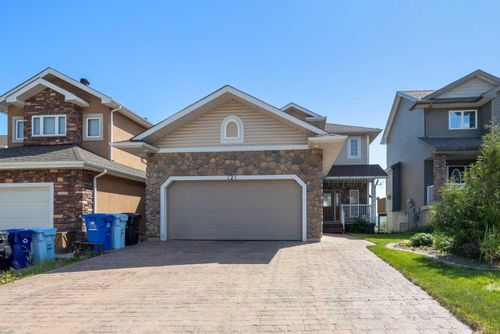 121 Gravelstone Way, Fort Mcmurray, AB, T9K0S8 | Card Image