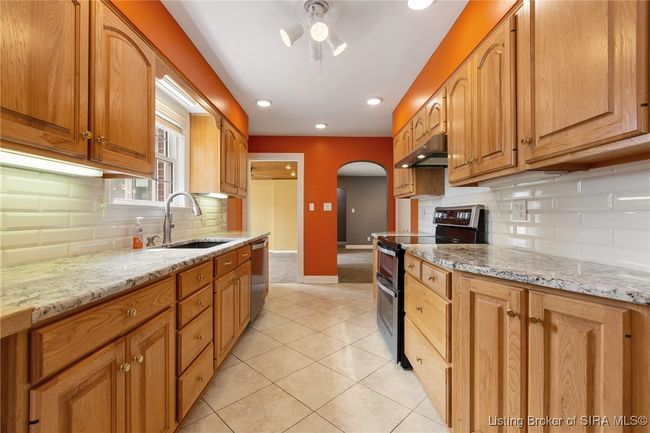 1407 Slate Run Rd, Home with 3 bedrooms, 3 bathrooms and null parking in New Albany IN | Image 34
