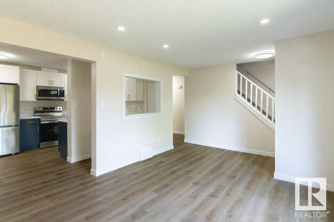 102 Primrose Gdns Nw, Townhouse with 3 bedrooms, 2 bathrooms and null parking in Edmonton AB | Image 4