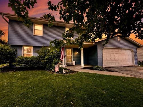 1115 Hiawatha Dr, Beaver Dam, WI, 53916-1260 | Card Image