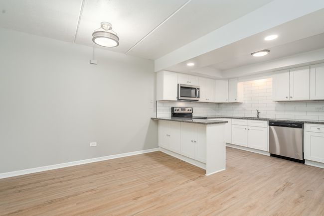 APT-2 - 21 S Waiola Ave, Condo with 2 bedrooms, 1 bathrooms and 1 parking in La Grange IL | Image 7