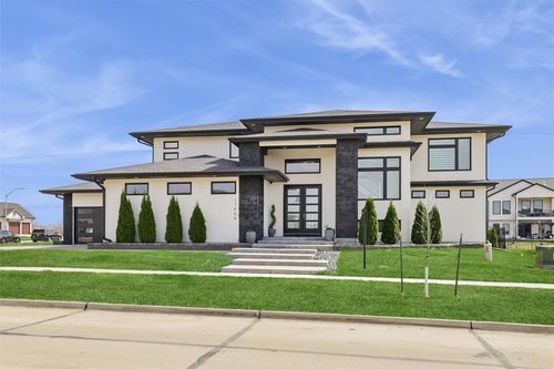 17466 Berkshire Pkwy, Clive, IA, 50325-2628 | Card Image