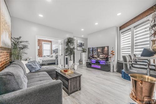 apt-5e-1383 Plimpton Ave, Bronx, NY, 10452-2425 | Card Image