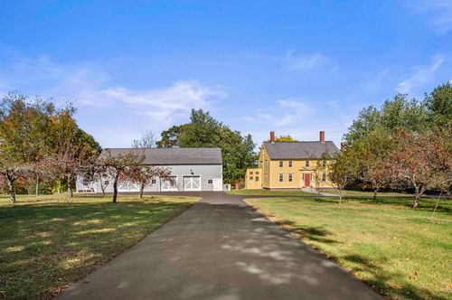 70 Sandown Rd, Danville, NH, 03819-3000 | Card Image
