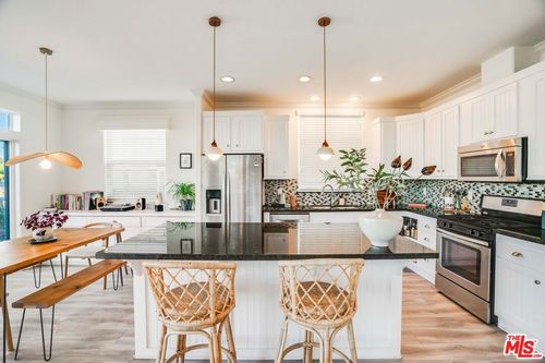 1302 Zuni Ln, Topanga, CA, 90290 | Card Image
