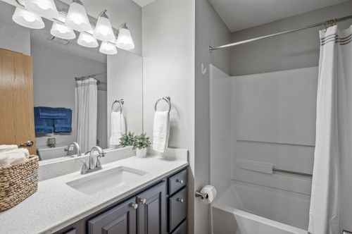 8484 Minuteman Alcove, Eden Prairie, MN, 55344-4914 | Card Image