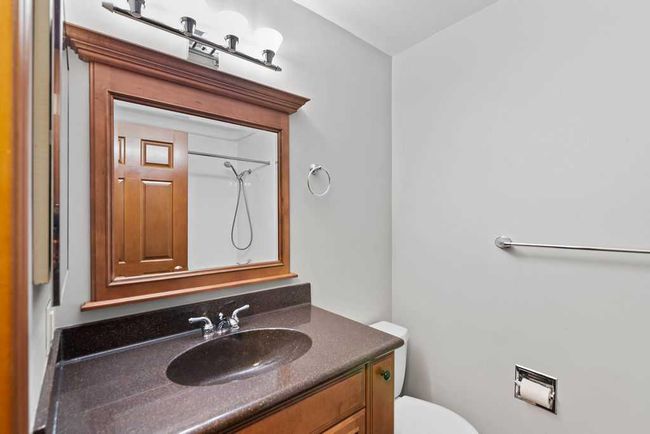 76 Coach Gate Way Sw, House other with 3 bedrooms, 2 bathrooms and 4 parking in Calgary AB | Image 21
