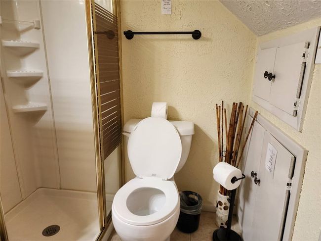 Downstairs bath with storage | Image 12