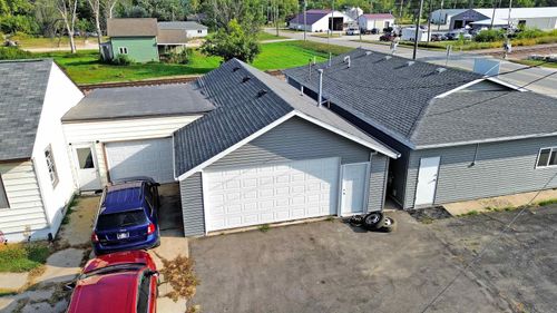 207 Railroad St, Parkersburg, IA, 50665-1016 | Card Image