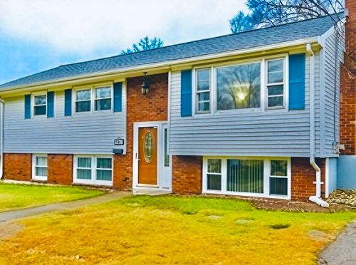 3 Stratford Ave, Avon, MA, 02322-1232 | Card Image