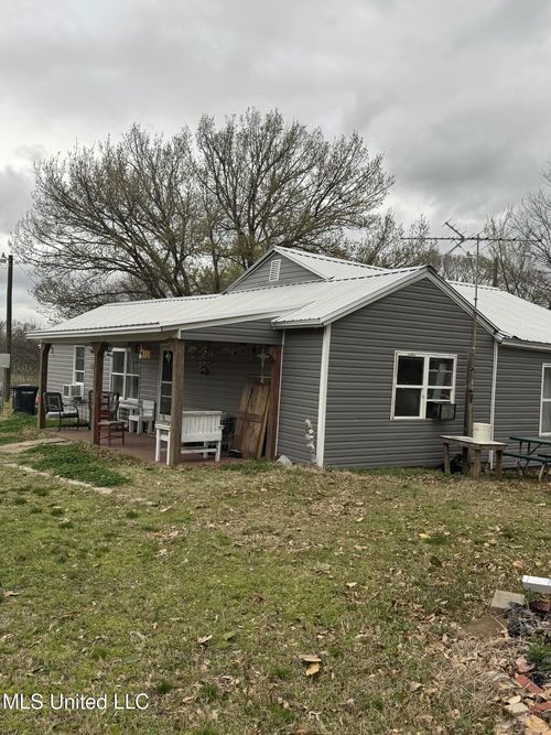10843 Highway 4 W, Senatobia, MS, 38668-4191 | Card Image