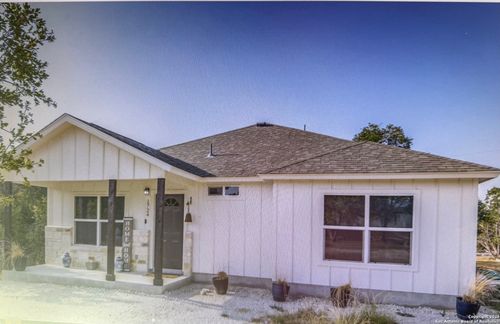 1724 Cave Dr, Spring Branch, TX, 78070-4841 | Card Image