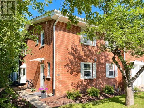290 Westcourt Pl, Waterloo, ON, N2L2R7 | Card Image