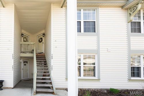 8-749 Sugar Glen Dr, Saint Peters, MO, 63376-7463 | Card Image
