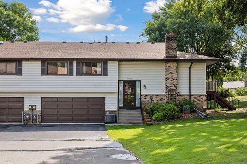 3592 Garden Blvd N, Oakdale, MN, 55128-3116 | Card Image