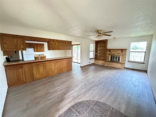 217 Woodbridge Cir, Edmond, OK, 73012-4509 | Card Image