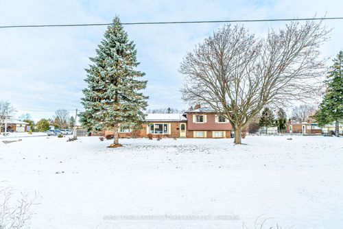 2 Maxwell St, Dunsford, ON, K0M1L0 | Card Image