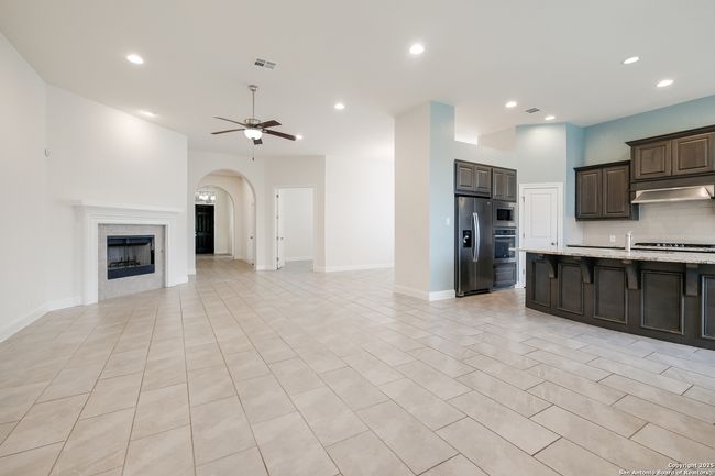 28812 Stevenson Gate, House other with 4 bedrooms, 3 bathrooms and null parking in Fair Oaks Ranch TX | Image 9