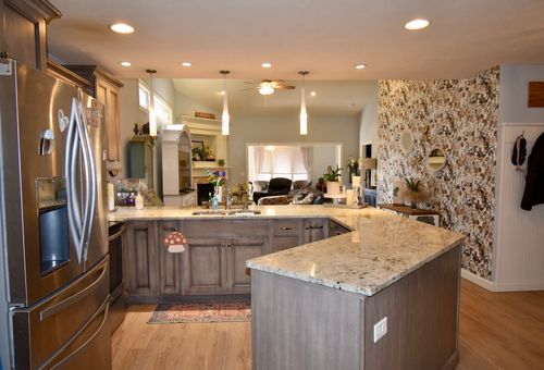 1915 Dunraven Rd, Bloomington, IL, 61704-9705 | Card Image