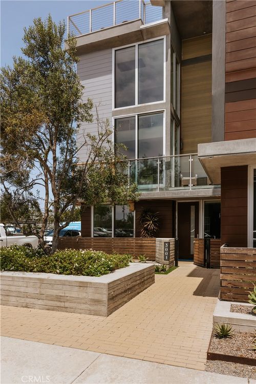 3001 Via Malaga, Newport Beach, CA, 92663-3964 | Card Image