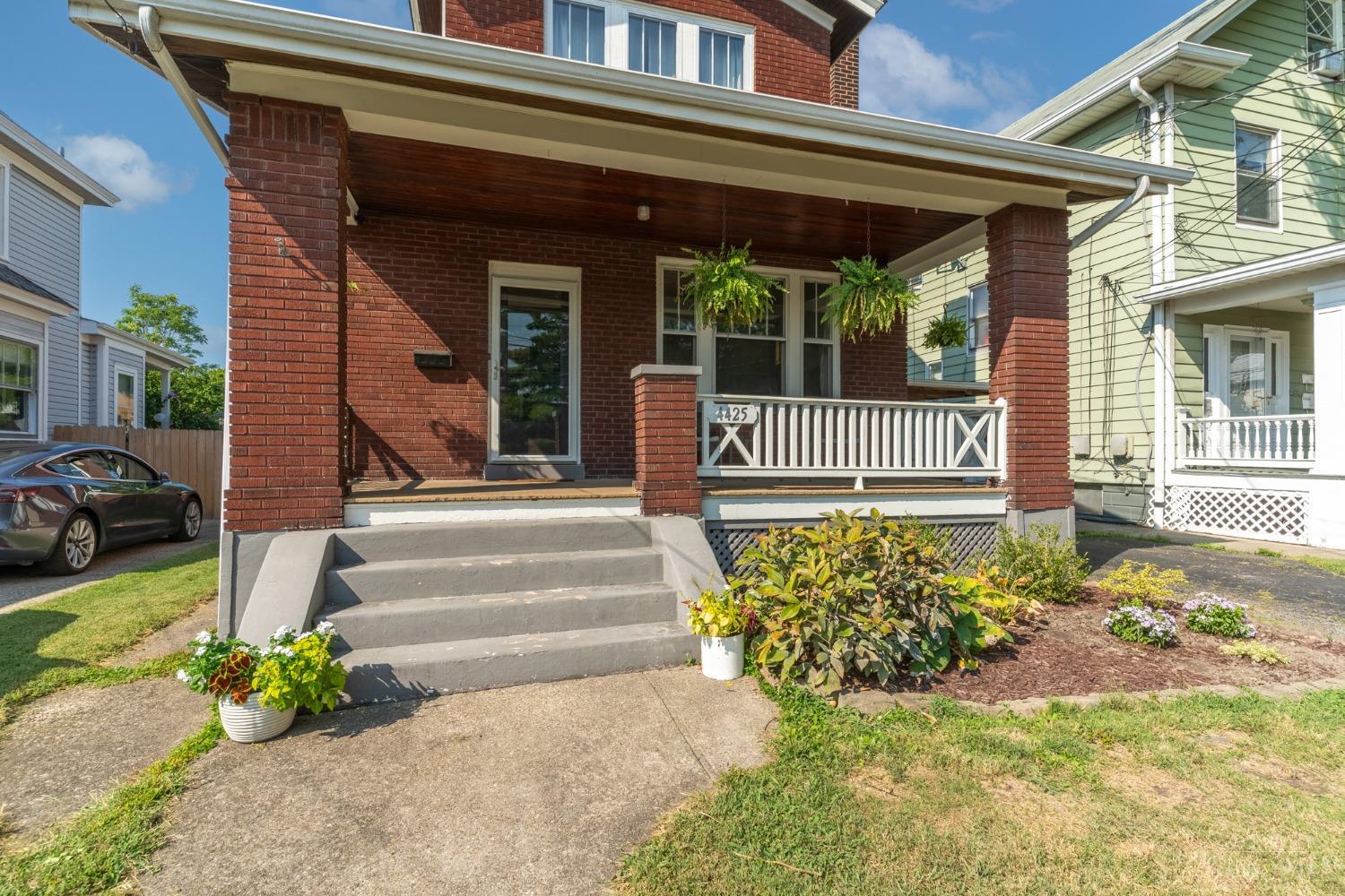 Brazee St, Cincinnati, OH 45209
