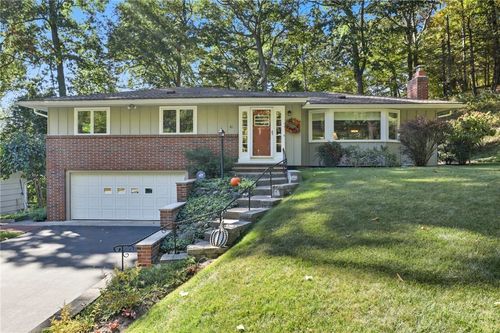 41 Burrows Hills Dr, Rochester, NY, 14625-2126 | Card Image