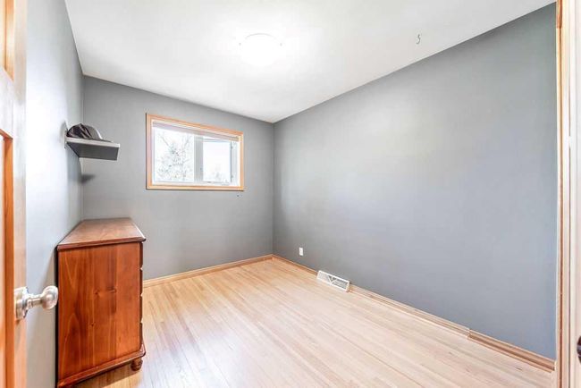 3023 Beil Avenue Nw, Home with 5 bedrooms, 2 bathrooms and 4 parking in Calgary AB | Image 19