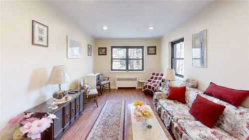 apt-4b-50 White Oak St, New Rochelle, NY, 10801-1735 | Card Image