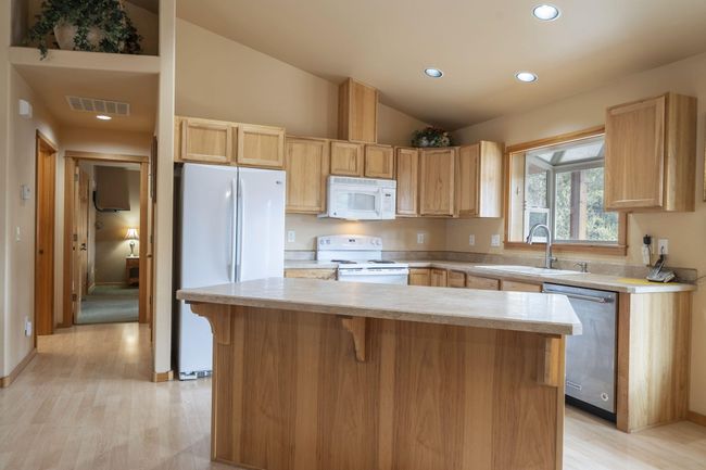 10-web-or-mls-53530 Bridge Dr, La Pine | Image 11