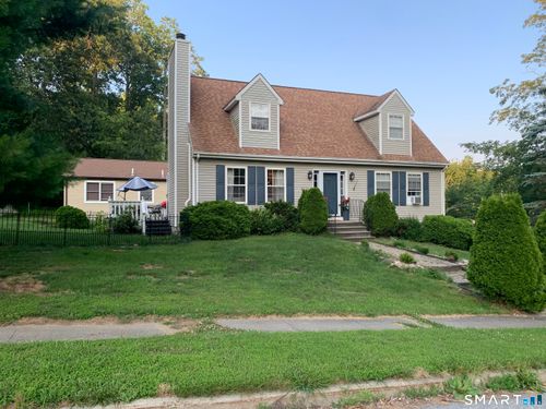 160 Russell St, Mystic, CT, 06355-1451 | Card Image