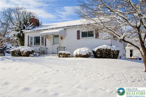 2376 S Fountain St, Allentown, PA, 18103-6628 | Card Image