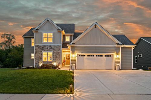 923 Kohlwey Dr, Grafton, WI, 53024 | Card Image