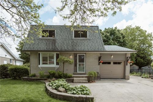 642 Cedargrove Pl, Waterloo, ON, N2L4Y9 | Card Image